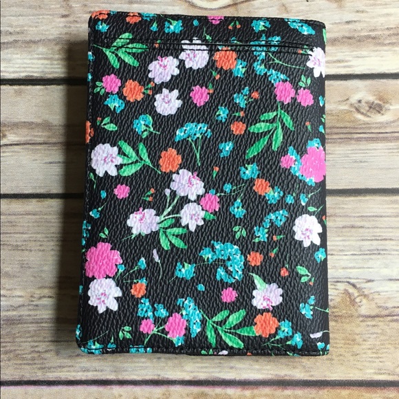 Kate Spade Passport Holder Shore Street Floral Travel Accessories Pink Green - Picture 5 of 9